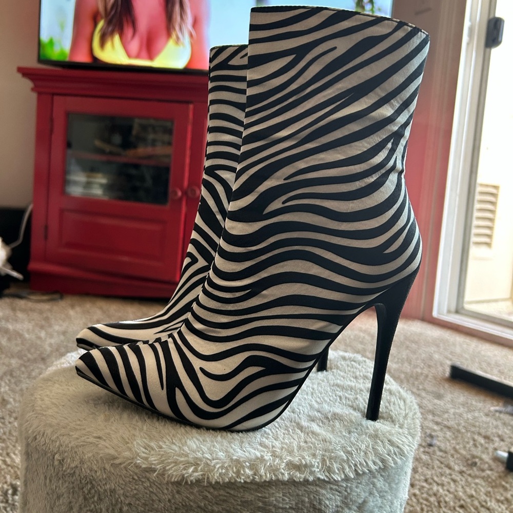 Fashion Nova Zebra Print Ankle Boots